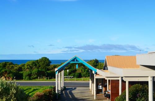 Apollo Bay Hotel | Beachfront Motel