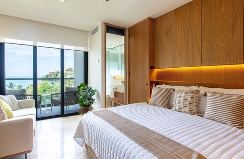 La Cruz de Huanacaxtle Apartment | Beachfront Studio, Zantamar 303