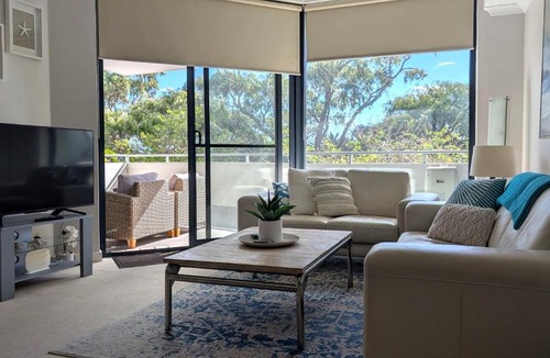 Rockingham Apartment | Beachfront Nautilus