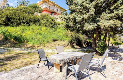 Pylos-Nestoras Apartment | Beachfront Nest Memi, Koroni-Seaheaven House B2