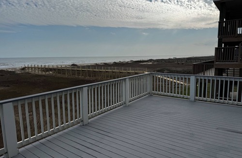 Freeport House | Beachfront NEW Luxury Build-4B, 4.5B, Elevator, near Surfside Beach, Freeport TX