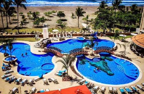 Barrio Los Faroles Condo | Beachfront Oasis~ Huge Terrace ~ Amazing Sunsets~ Resort Pool~ Grill~ Beach gear
