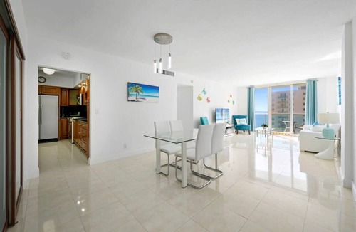 Hollywood South Central Beach Condo | Beachfront Oasis: Ocean Views & Luxe Amenities