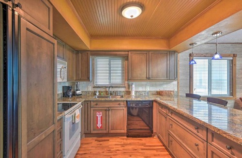 Painters Hill House | Beachfront Oasis w/Game Room, Hot Tub & Ocean Views!