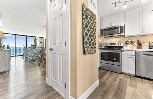 Maalaea Condo | Beachfront ocean View Condo With Unobstructed Ocean Views. 5 star reviews *