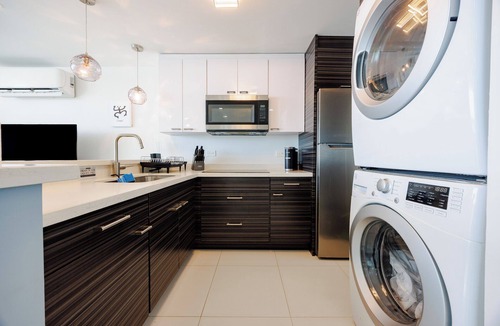 Condado Condo | Beachfront Oceanview Condo 1BR/BA Balcony & Pool