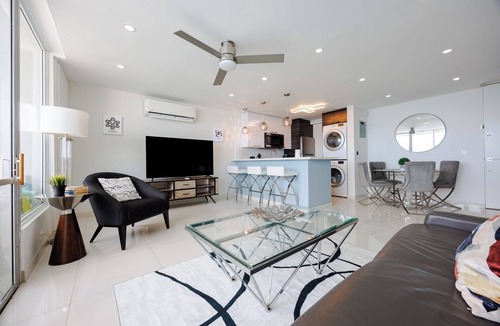 Condado Condo | Beachfront Oceanview Condo 1BR/BA Balcony & Pool