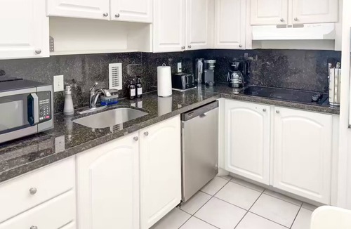 Hollywood South Central Beach Condo | Beachfront-OceanView/PoolView, 1 bedroom(2 queen beds), Full Kitchen, 1 Bathroom