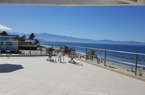 Flamingos Condo | !BEACHFRONT! ON THE BEACH !