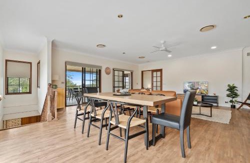 Golden Beach House | Beachfront - Opposite Boat Ramp