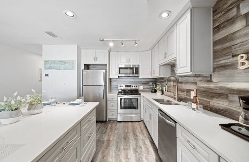 Laguna Beach Condo | Beachfront Panama City Beach Condo, Sleeps 6