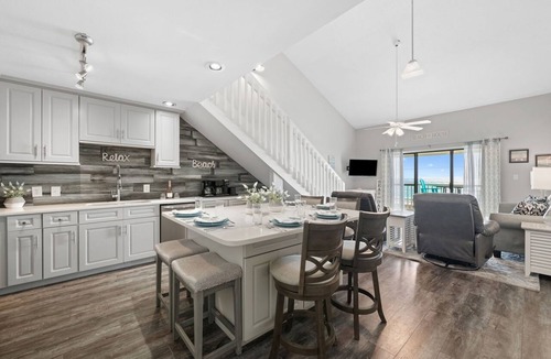 Laguna Beach Condo | Beachfront Panama City Beach Condo, Sleeps 6