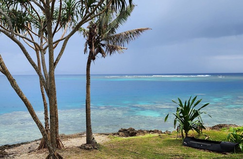 Mele House | Beachfront paradise,super fast internet,queen beds, private