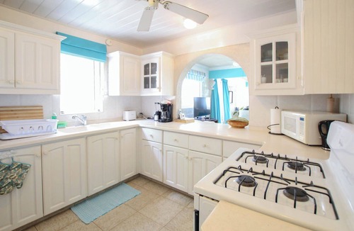 Old Trees Bay House | Beachfront Paradise on Payne's Bay - Bora Bora