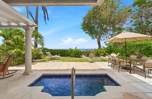 Old Trees Bay House | Beachfront Paradise with Plunge Pool - Fathom's End