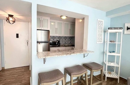 Isla Verde Apartment | Beachfront Paradise @ Coral Beach, Isla Verde