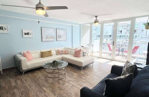 Isla Verde Apartment | Beachfront Paradise @ Coral Beach, Isla Verde