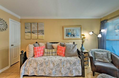Galveston House | Beachfront Paradise! Condo w/Pool in Galveston