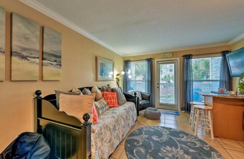 Galveston House | Beachfront Paradise! Condo w/Pool in Galveston