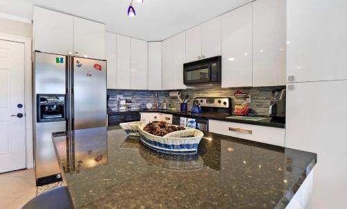 Fort Pierce Apartment | Beachfront paradise Ocean Village Golf Tennis Several heated pools Tiki bar Pickleball insite sports bar and restaurant and much more