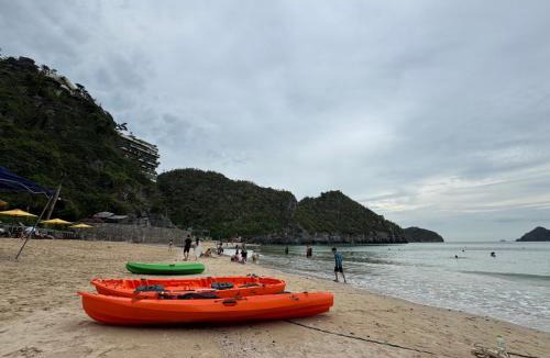 Cat Ba Apartment | Beachfront Paradise with Ocean & Mountain Views - Cat Ba Resort