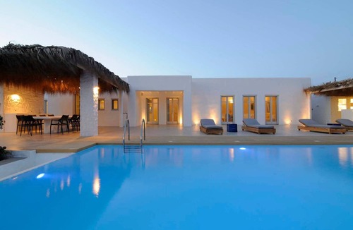 Chrissi Akti Villa | Beachfront Paros Villa | Villa Sandshell | 4 Bedrooms | Direct Access to Beach