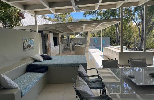 Oak Beach House | Beachfront Peace Cabin
