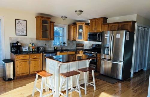 Sylvan Beach House | Beachfront Peaceful 4 bedroom House at Sylvan Beach. Family Friendly Sleeps 10!