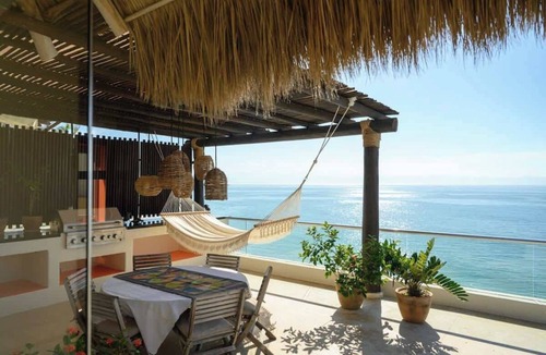 Emiliano Zapata Condo | Beachfront Penthouse Stunning Ocean Views!
