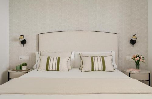Carretera de Cadiz Apartment | Beachfront Penthouse & Pool by ELE Apartments