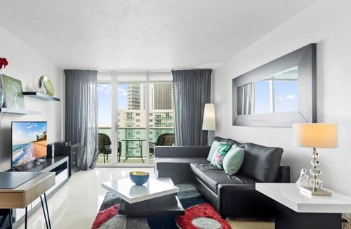Hollywood South Central Beach Apartment | Beachfront Penthouse with Direct Ocean Access