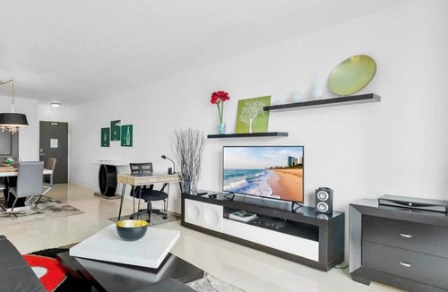 Hollywood South Central Beach Apartment | Beachfront Penthouse with Direct Ocean Access