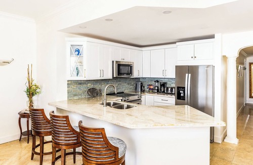Grace Bay Condo | BEACHFRONT PH 302 on Grace Bay, Villa Renaissance -No car needed. Make Memories!