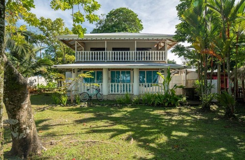 Manzanillo House | Beachfront | Pool Access | Walk Everywhere