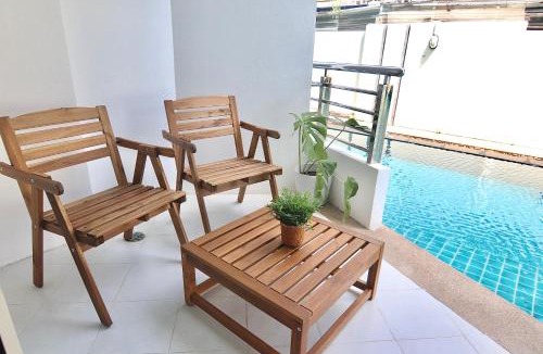 Ban Bang Saen Apartment | Beachfront Pool Access Apartment FREE Disney Plus