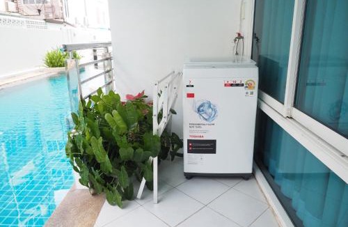 Ban Bang Saen Apartment | Beachfront Pool Access Apartment FREE Disney Plus