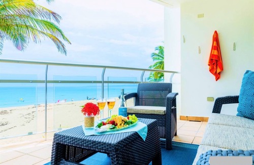 Puntas Condo | Beachfront ★ Pool ★ All New ★ AC ★ Free Gated Prkng ★ Laundry ★ WiFi ★ 1st Floor