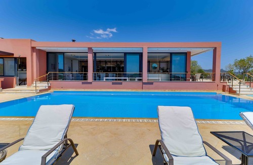 Lavreotiki Villa | Beachfront Pool Villa Pasithea in Sounio, Athens
