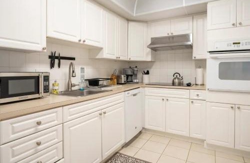 Hollywood South Central Beach Apartment | Beachfront, Pools, Patio, King Bd Villa- Hollywood FL