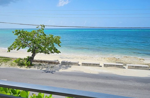 Gambier House | Beachfront, Private pool just 6 min. from the Airport, Located on Cable Beach!