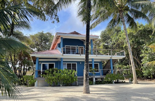 Placencia Apartment | Beachfront Private Suite in the Coconut Trees