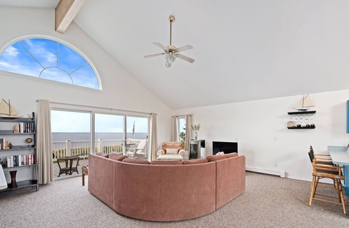 Mount Sinai Apartment | Beachfront Private Loft
