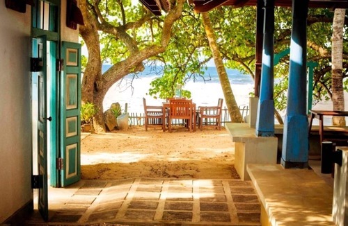 Dickwella Villa | Beachfront private villa