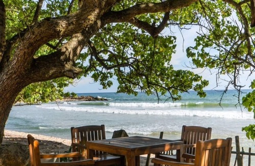 Dickwella Villa | Beachfront private villa