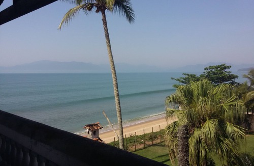 Caraguatatuba House | Beachfront property - Beautiful house on the beach - Spacious and comfortable - Pool and barbecue area