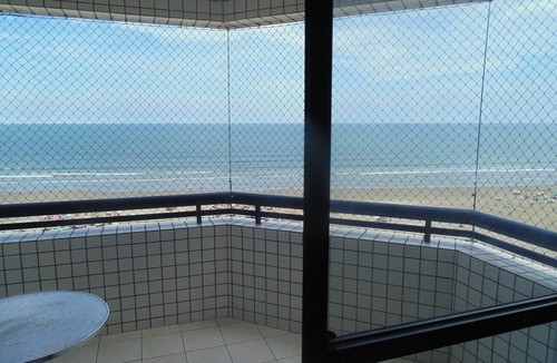 Guilhermina Apartment | Beachfront property next to the Guilhermina street market, high standard.