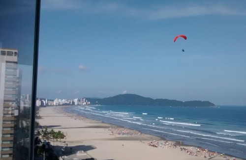 Aviacao Apartment | Beachfront property with barbecue, 3 suites, 2 garages, and internet.