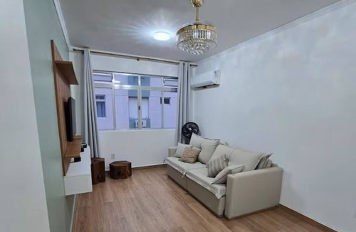 Pompeia Apartment | Beachfront property in Gonzaga/Santos - Fully equipped kitchen and garage.