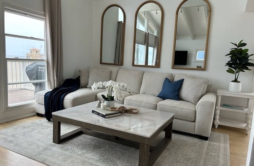 The Jungle House | BEACHFRONT PROPERTY! BEST L.A. LOCATION!