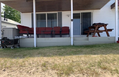 Kalkaska Cottage | Beachfront Property with 3 Bedrooms, 2 Bathrooms, Laundry Room - Sleeps 6